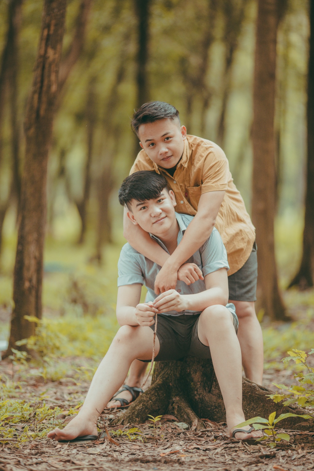 bo anh tinh mua thu lang man cua cap dong tinh nam 9x yeu nhau suot hai nam