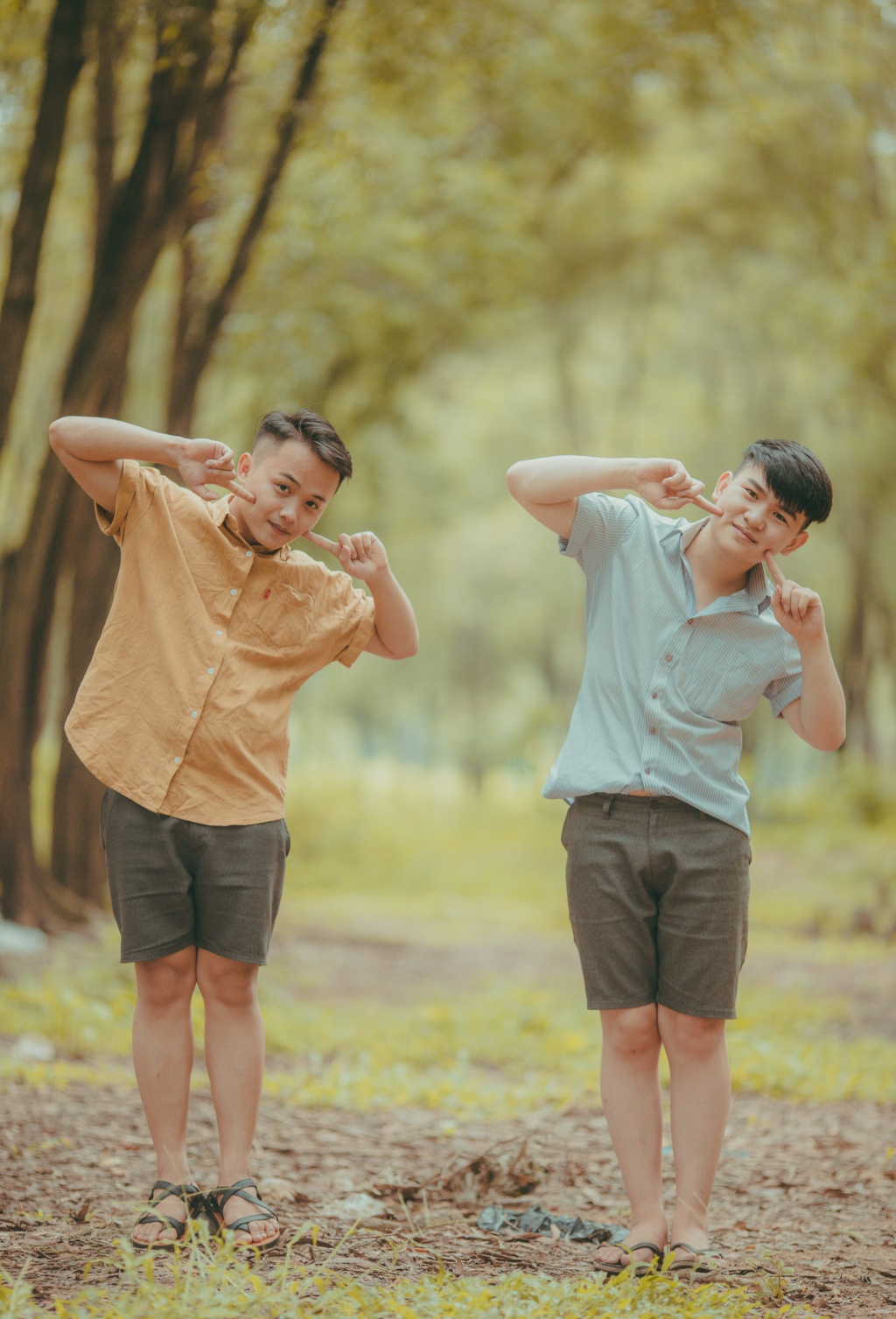 bo anh tinh mua thu lang man cua cap dong tinh nam 9x yeu nhau suot hai nam