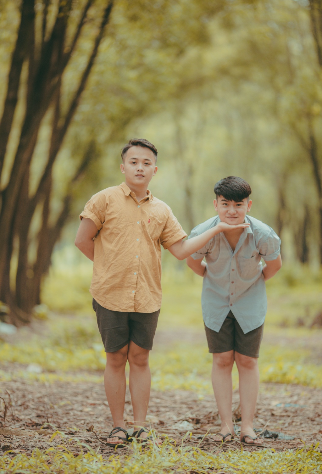 bo anh tinh mua thu lang man cua cap dong tinh nam 9x yeu nhau suot hai nam