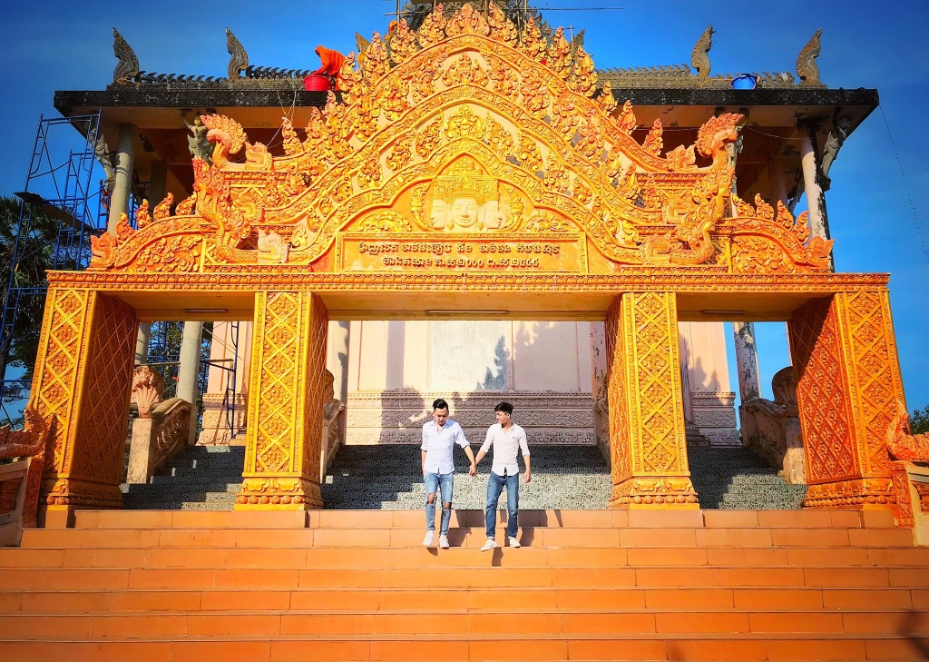 chuyen tinh cua cap dong tinh nam 9x vuot 500km de gap nhau hai tieng cho thoa noi nho