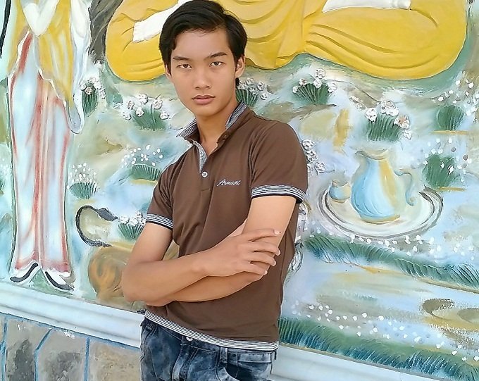 su that bat ngo phia sau than hinh nong bong cua hot girl tay ninh