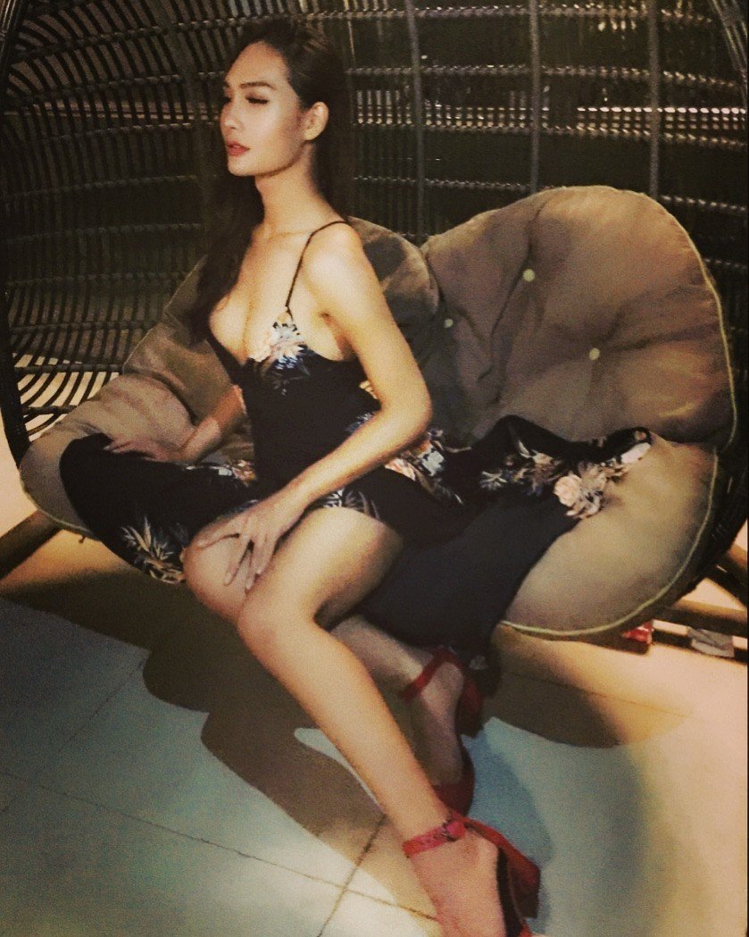 su that bat ngo phia sau than hinh nong bong cua hot girl tay ninh