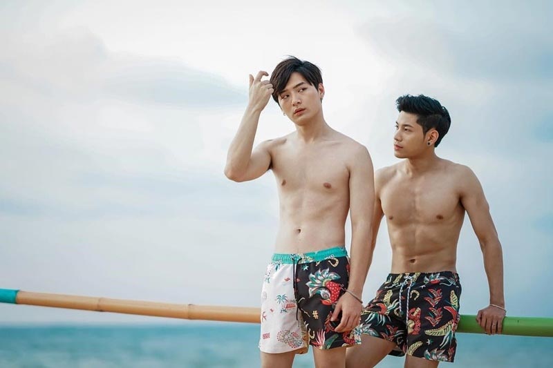 hai ngoi sao noi tieng cua thai lan bi huy hop fan o malaysia vi tung dong phim dong tinh