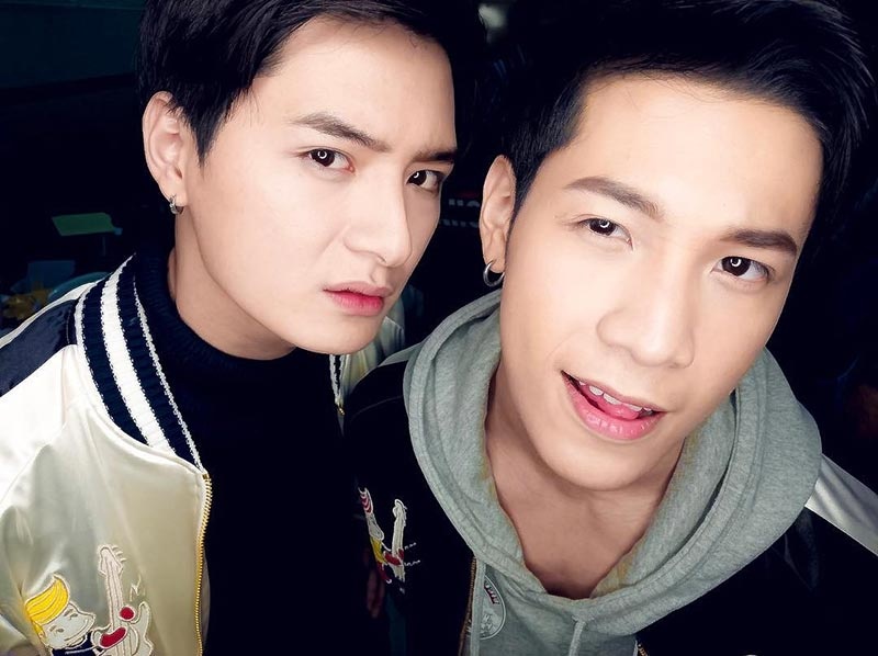 hai ngoi sao noi tieng cua thai lan bi huy hop fan o malaysia vi tung dong phim dong tinh