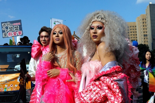 hon 80000 nguoi tham du gay pride 2018 tai dai loan