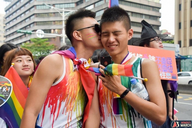 hon 80000 nguoi tham du gay pride 2018 tai dai loan