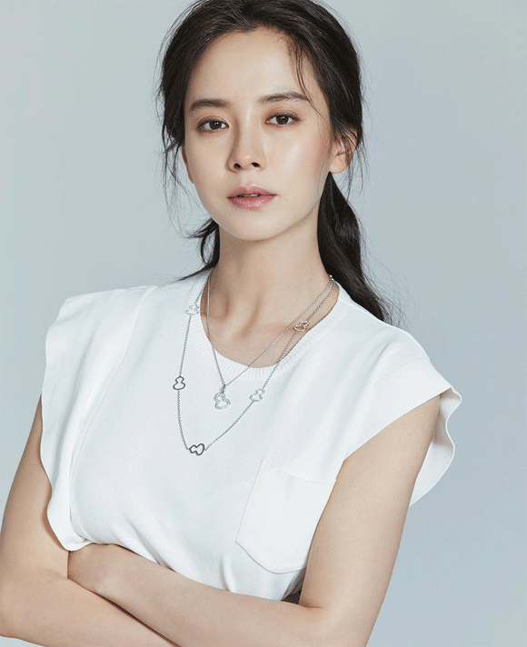 ly do song ji hyo vang mat va dan sao hang a bo ve som tai dam cuoi song joong ki song hye kyo