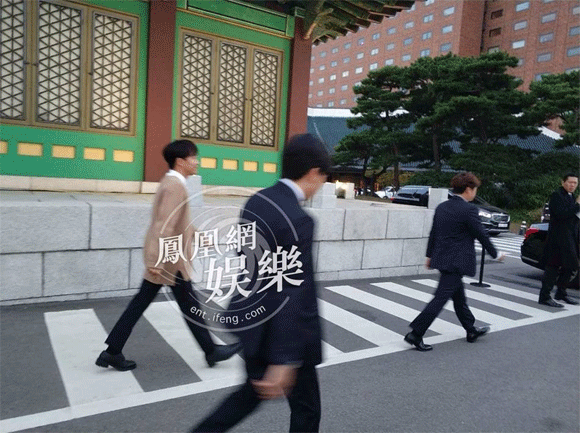 ly do song ji hyo vang mat va dan sao hang a bo ve som tai dam cuoi song joong ki song hye kyo