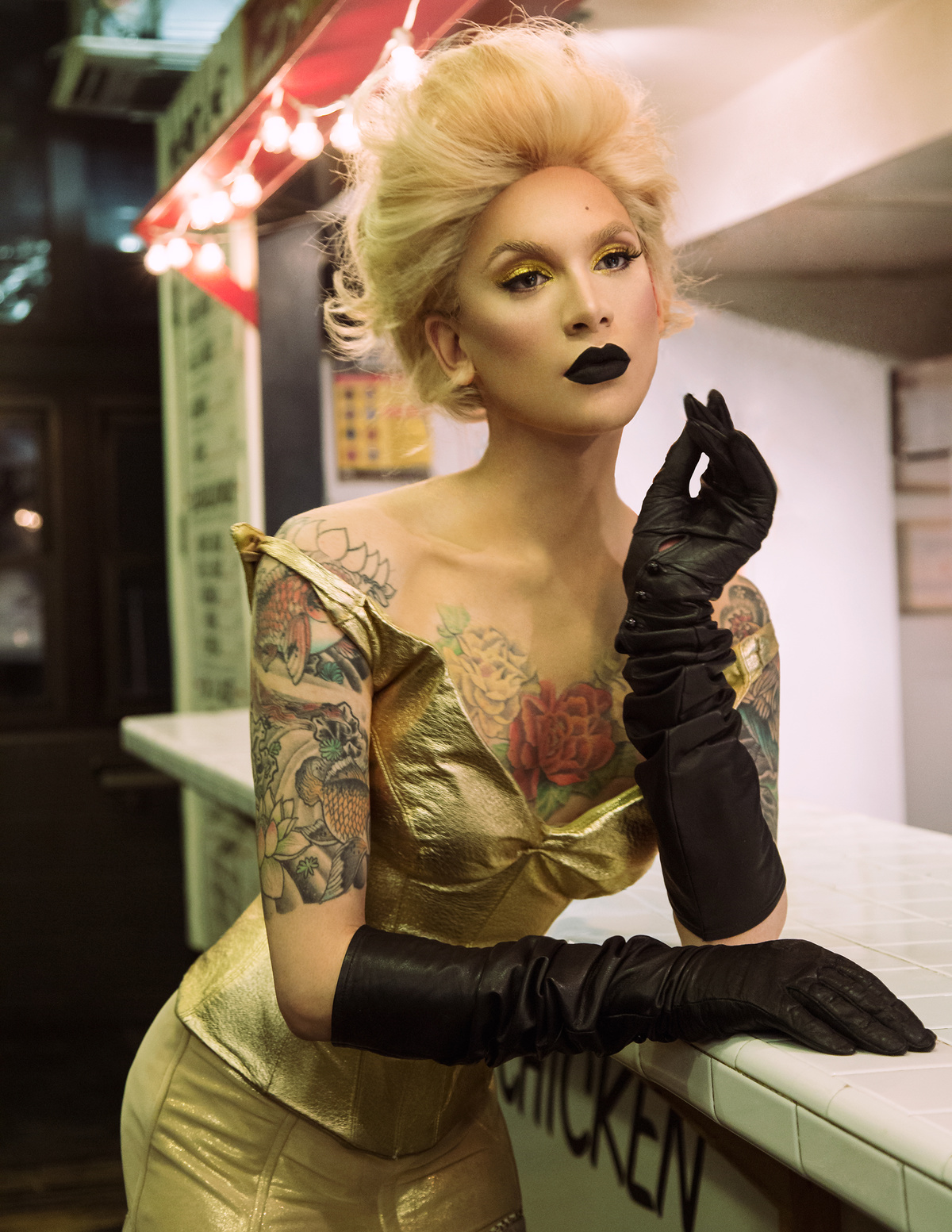 bat ngo voi ve dien trai cua 7 nghe si drag queen noi tieng