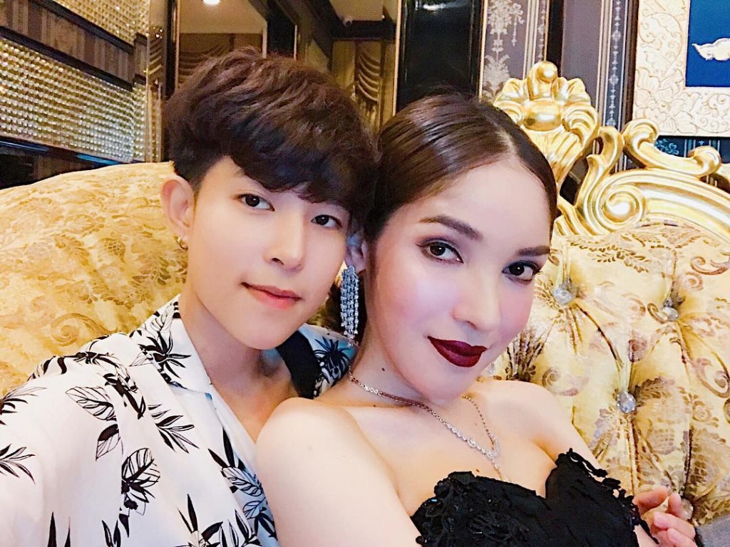 phat hon truoc hanh phuc ngot ngao cua cap dong tinh nu dep nhat thai lan