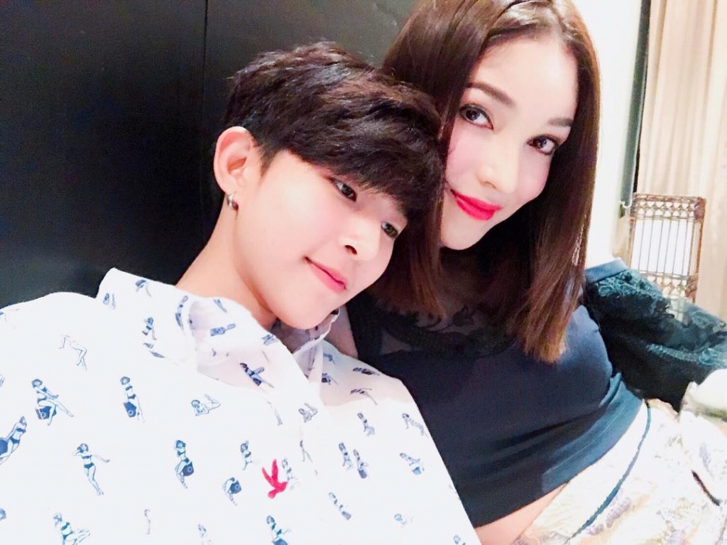 phat hon truoc hanh phuc ngot ngao cua cap dong tinh nu dep nhat thai lan