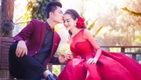 tiet lo ve dam cuoi co tich va chiec vay cuoi dac biet duoi dai 5m cua lam khanh chi