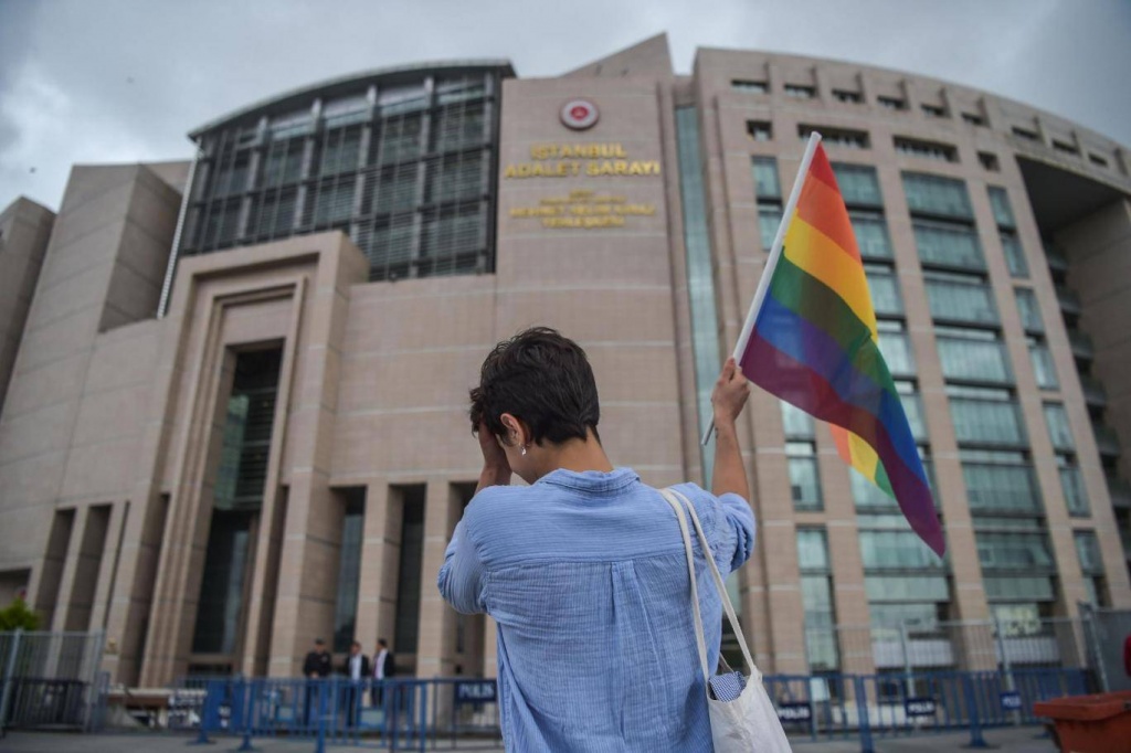 tho nhi ky cam tat ca cac su kien cua lgbt tai thu do ankara