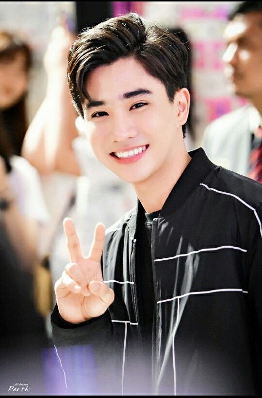 rung tim voi loat anh doi thuong sieu de thuong cua 2 cap sao nam chinh phim dam mi love by chance
