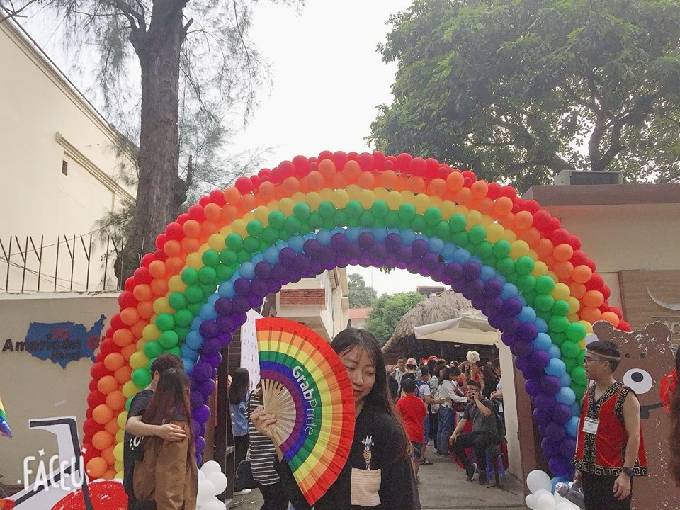Hàng nghìn người tham dự sự kiện HanoiPride 2018 hang nghin nguoi tham du su kien hanoipride 2018