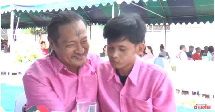 Thêm đám cưới gây xôn xao: Phi công trẻ 21 tuổi lấy trai già 52 sau 4 năm hẹn hò them dam cuoi gay xon xao phi cong tre 21 tuoi lay trai gia 52 sau 4 nam hen ho