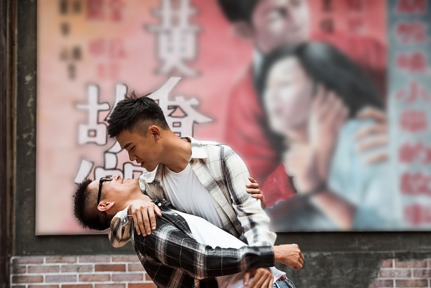 bo anh tinh yeu cua cap dong tinh dep nhu tai tu dien anh gay sot cong dong mang