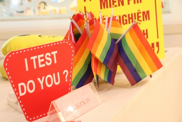 Hoa khôi Chuyển giới 2018 - thông điệp HIV/AIDS với người trong cộng đồng LGBT hoa khoi chuyen gioi 2018 thong diep hivaids voi nguoi trong cong dong lgbt