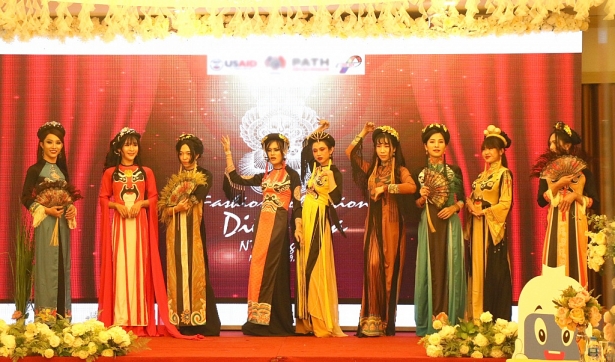 Hoa khôi Chuyển giới 2018 - thông điệp HIV/AIDS với người trong cộng đồng LGBT hoa khoi chuyen gioi 2018 thong diep hivaids voi nguoi trong cong dong lgbt