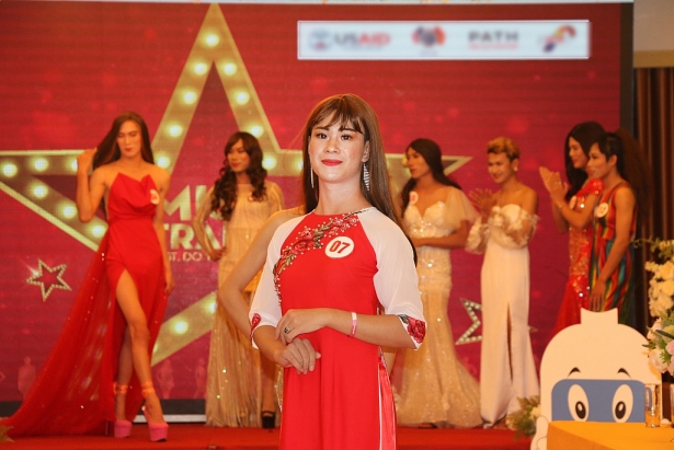 hoa khoi chuyen gioi 2018 thong diep hivaids voi nguoi trong cong dong lgbt