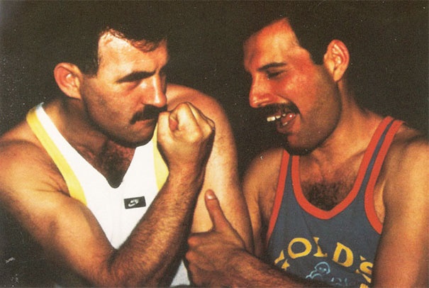 anh hiem hoi ben nguoi yeu dong gioi cua ca si rock huyen thoai freddie mercury tiet lo bi mat khong ngo