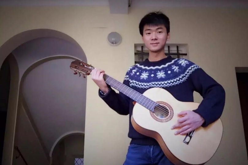 bi doa tung anh nong nam dong tinh bi ban sat hai giau thi the vao vali