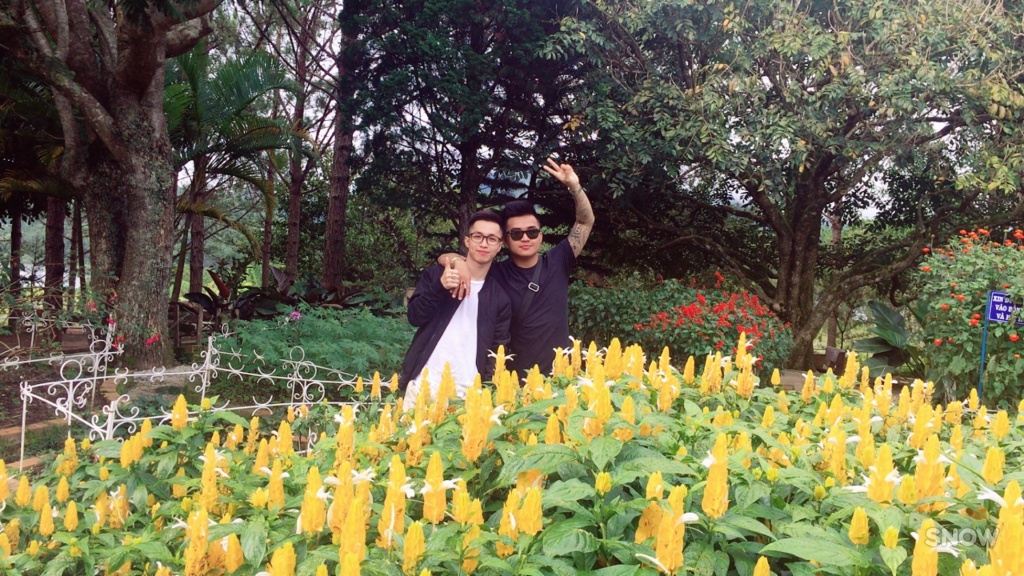 chuyen tinh cong so dep cua cap doi nam dong tinh dien trai yeu nhau tu nhan nham nguoi