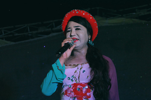 lo to nhung co dao phieu bat ky 2 doi toi pe de chap nhan lam tro he