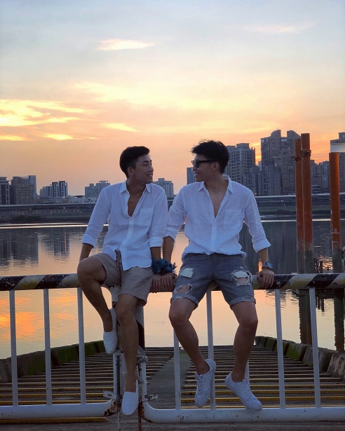 cong dong mang lai phat hien cap dong tinh dep chuan soai ca con nha giau