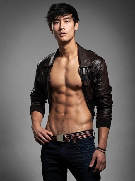 cu dan mang da tim ra thong tin bac si dong tinh dep trai dang chiem song phim truyen hinh my