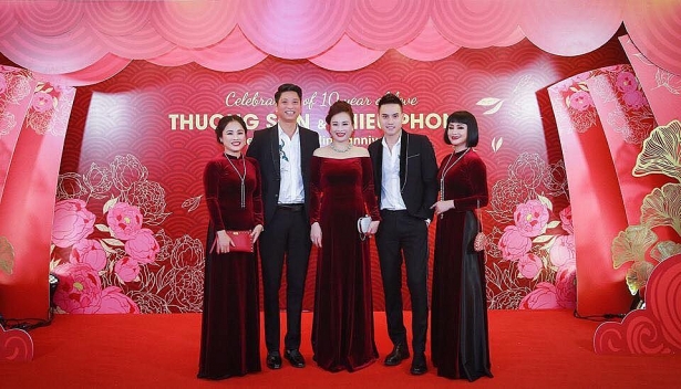 chuyen tinh hon 10 nam ngot hon duong cua cap trai dep o nghe an khien nhieu nguoi ghen ti