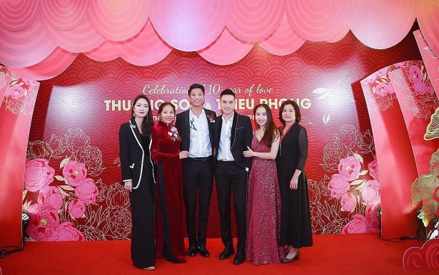 chuyen tinh hon 10 nam ngot hon duong cua cap trai dep o nghe an khien nhieu nguoi ghen ti