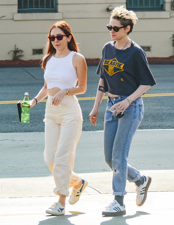 robert pattinson lo lang cho kristen stewart khi lai co ban gai moi