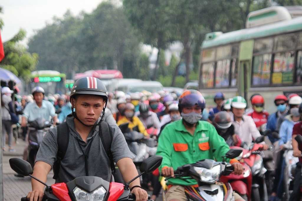 Đường Sài Gòn kẹt cứng ngày đầu đi làm sau kì nghỉ Tết duong sai gon ket cung ngay dau di lam sau ki nghi tet