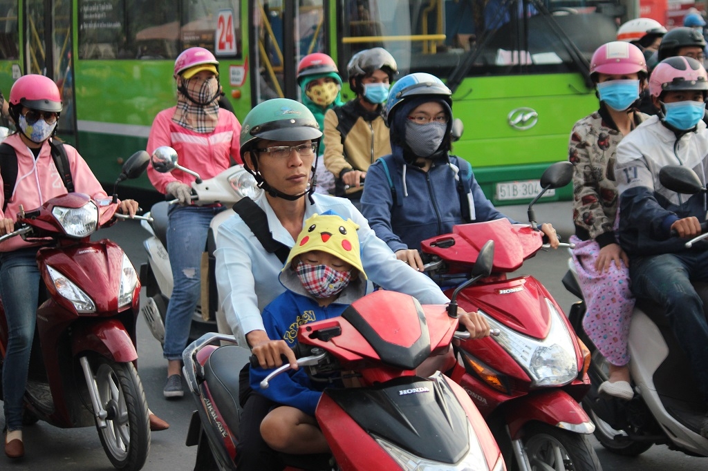 duong sai gon ket cung ngay dau di lam sau ki nghi tet