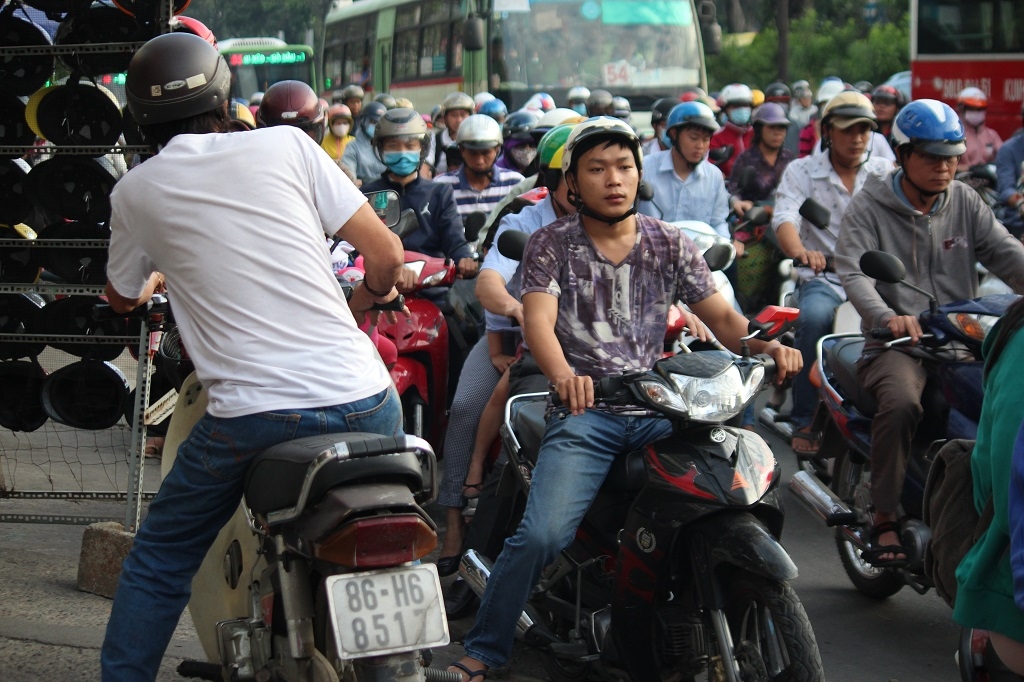 Đường Sài Gòn kẹt cứng ngày đầu đi làm sau kì nghỉ Tết duong sai gon ket cung ngay dau di lam sau ki nghi tet