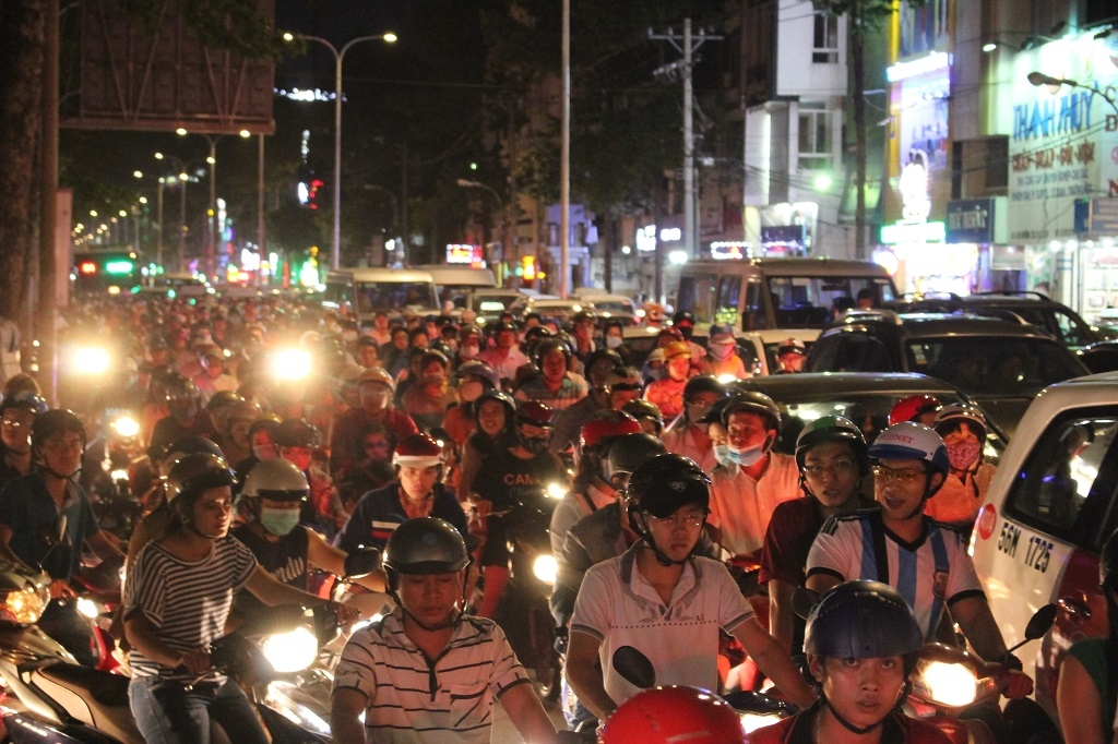 Người Sài Gòn ‘mệt lả’ tối cuối tuần vì kẹt xe kéo dài nguoi sai gon met la toi cuoi tuan vi ket xe keo dai