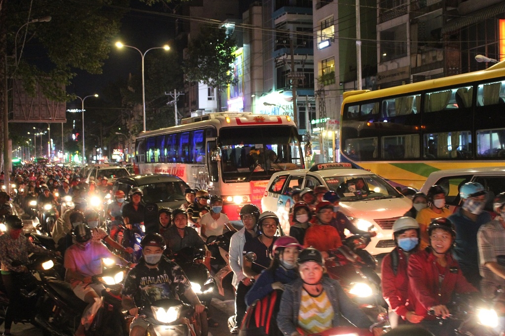 Người Sài Gòn ‘mệt lả’ tối cuối tuần vì kẹt xe kéo dài nguoi sai gon met la toi cuoi tuan vi ket xe keo dai
