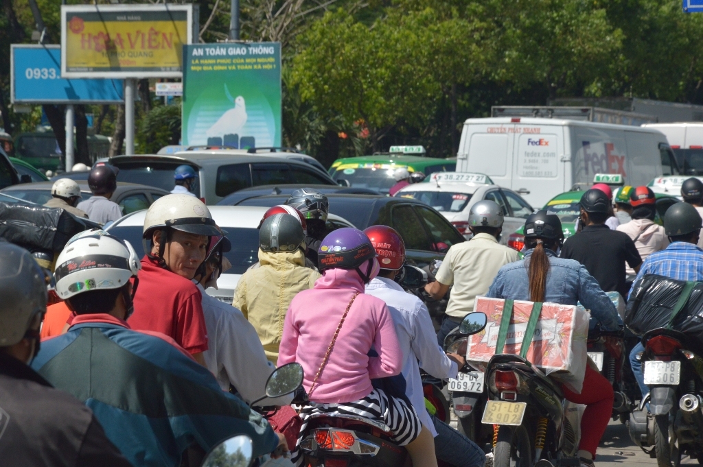 cua ngo ra vao san bay tan son nhat te liet ngay dau tuan