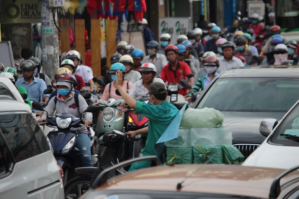 tp hcm bien nguoi va xe un u tren duong xo viet nghe tinh