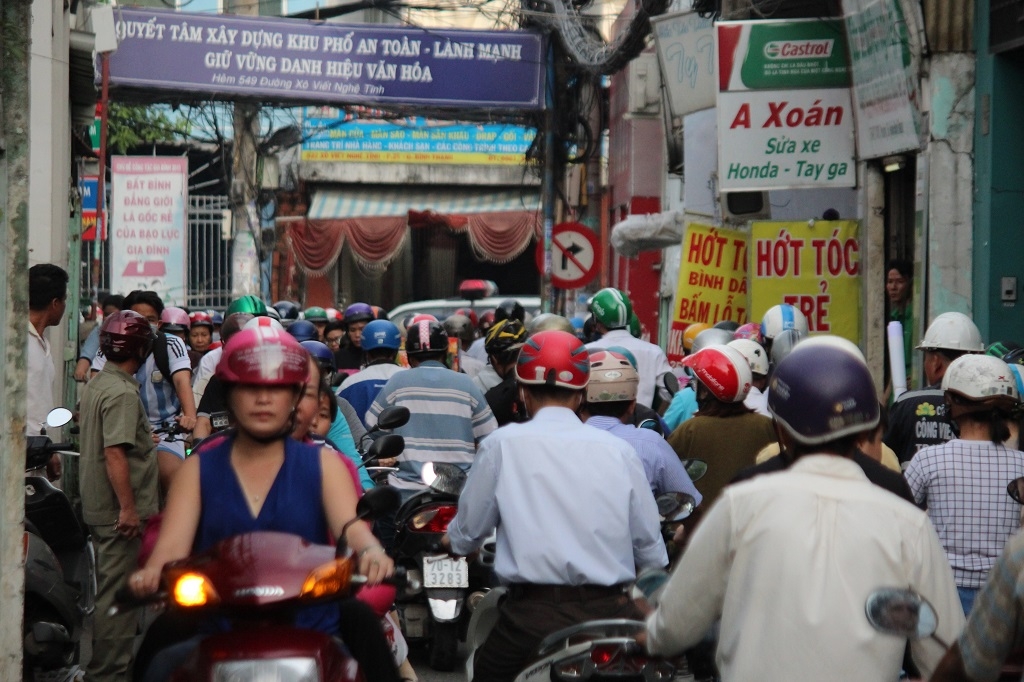 tp hcm bien nguoi va xe un u tren duong xo viet nghe tinh