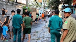 TP HCM: 5 người thoát chết ngoạn mục trong ngôi nhà ba tầng rực lửa