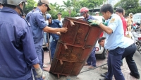 nhieu xe cong van pham loi du quan 1 ra suc gianh lai via he