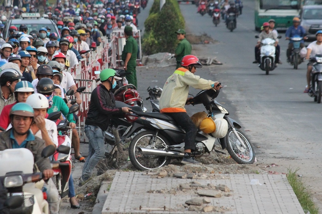 lo cot moc len cua ngo sai gon ket cung