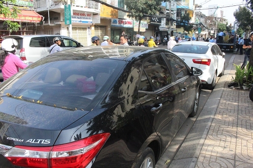 nguoi dan tu giac thao do bien hieu bac tam cap tra lai via he