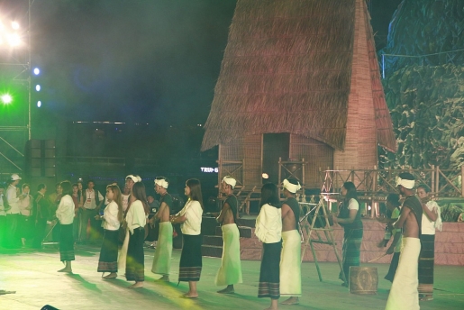 cong chieng tay nguyen ban sac trong the gioi hoi nhap