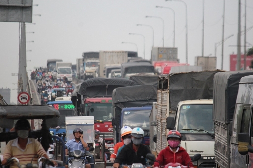 ket xe hang nghin phuong tien noi duoi nhau hon 3km tren quoc lo