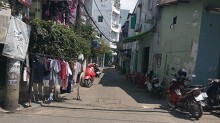 Nghi vợ có nhân tình, chồng dùng rìu chém vợ rồi tự thiêu