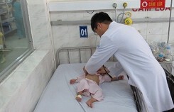 Cứu sống bé trai 8 tháng tuổi bị côn trùng chui vào khí quản