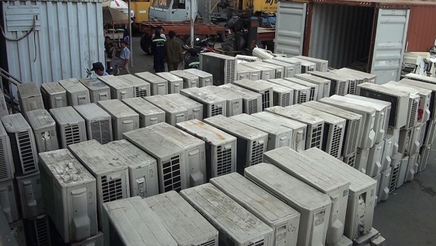 phat hien ba container chua hang tram may dieu hoa quat dien nhap lau qua cang cat lai